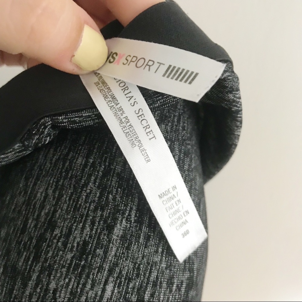 Victoria’s Secret Sports Bra🥊 - Picture 3 of 3